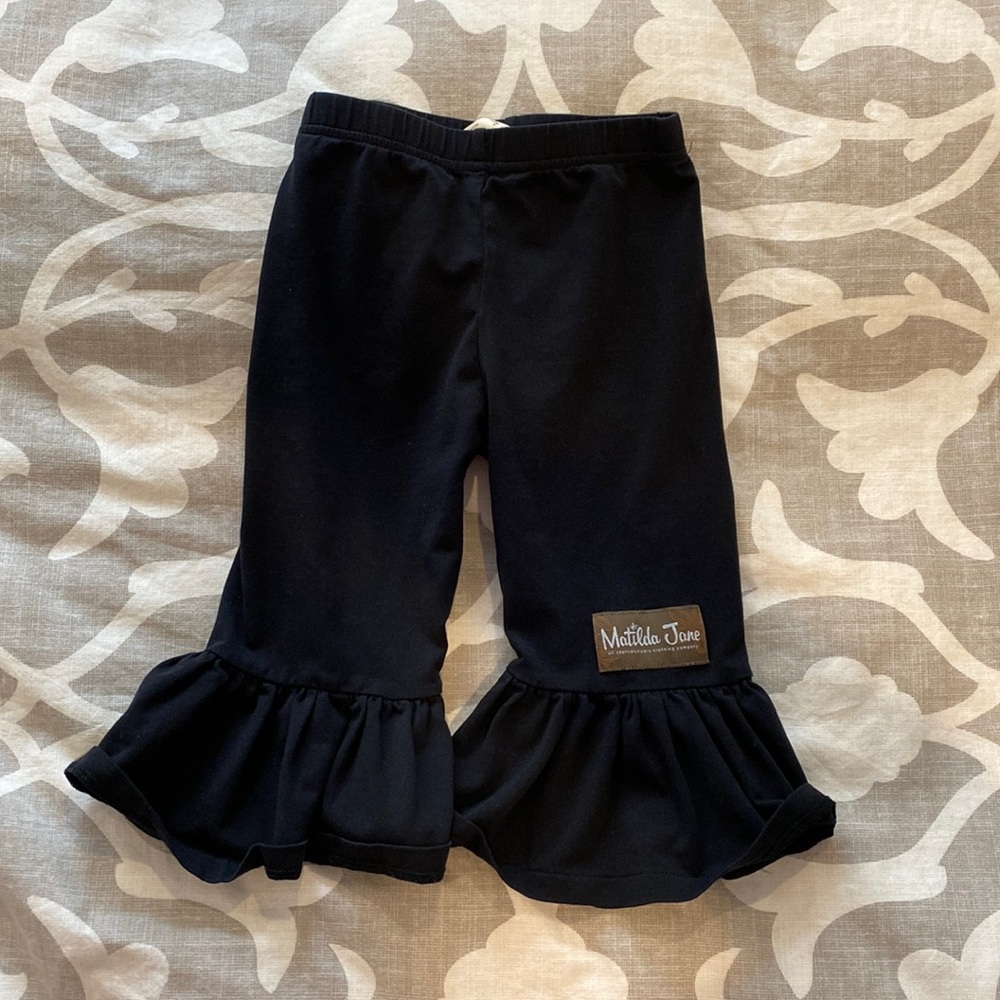 EUC Black ruffle pants